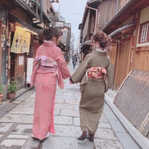 楽しむなら今！京都で人気の着物レンタル：1月の歳時とレンタルガイド